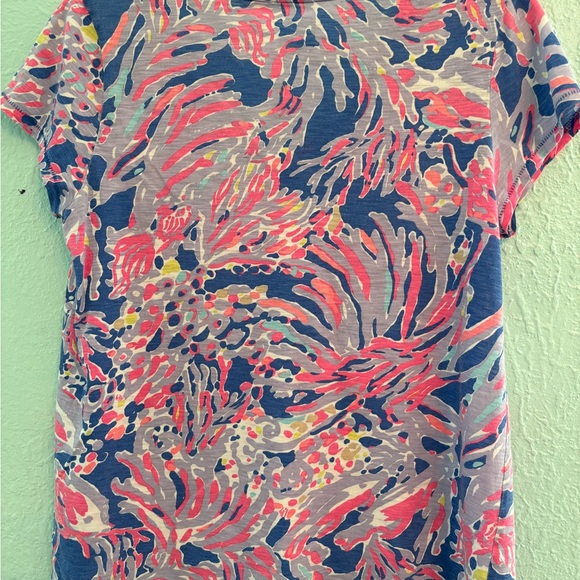 Lilly Pulitzer V Neck Shirt - Picture 2 of 6